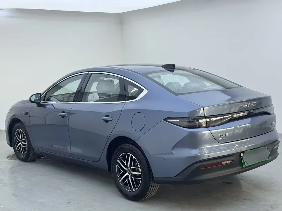 BYD Seal 05DM Seal 05DM DM-i 120KM flagship version 2025 — thumbnail 4