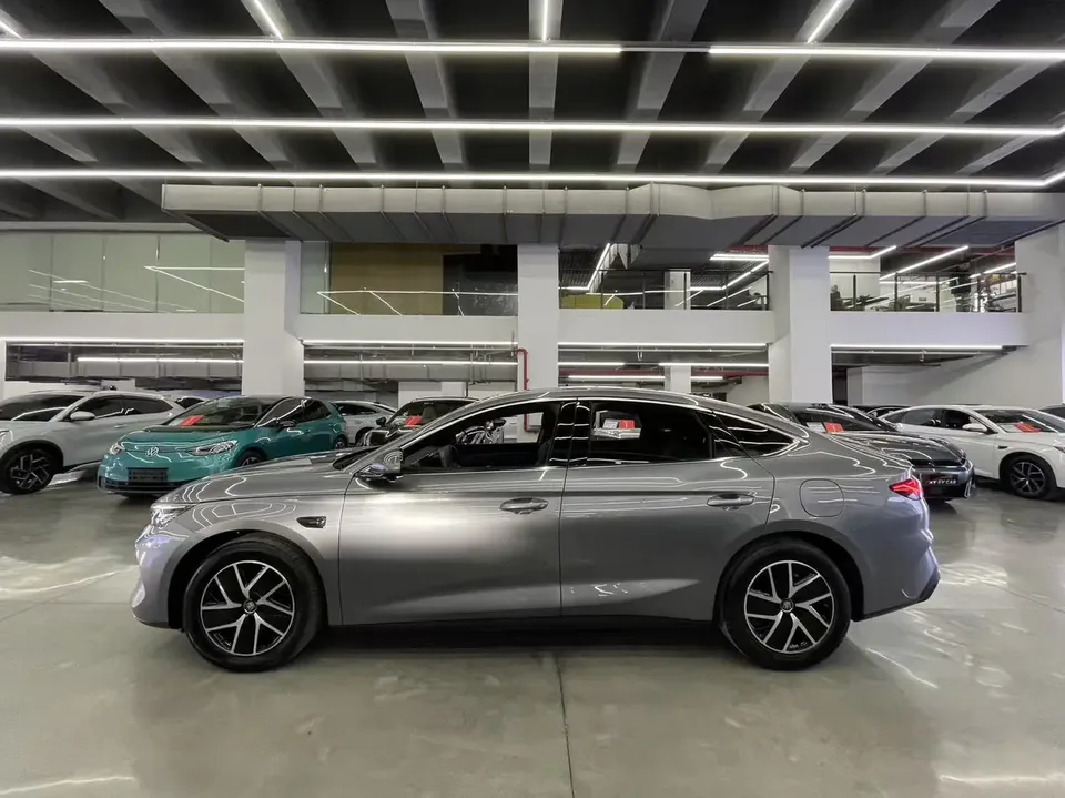 BYD Qin L DM Qin L DM Intelligent Driving Edition DM-i 120KM Beyond Edition 2025 — thumbnail 4