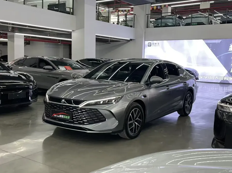 BYD Qin L DM Qin L DM Intelligent Driving Edition DM-i 120KM Beyond Edition 2025 — photo 1, buy with delivery to Moscow