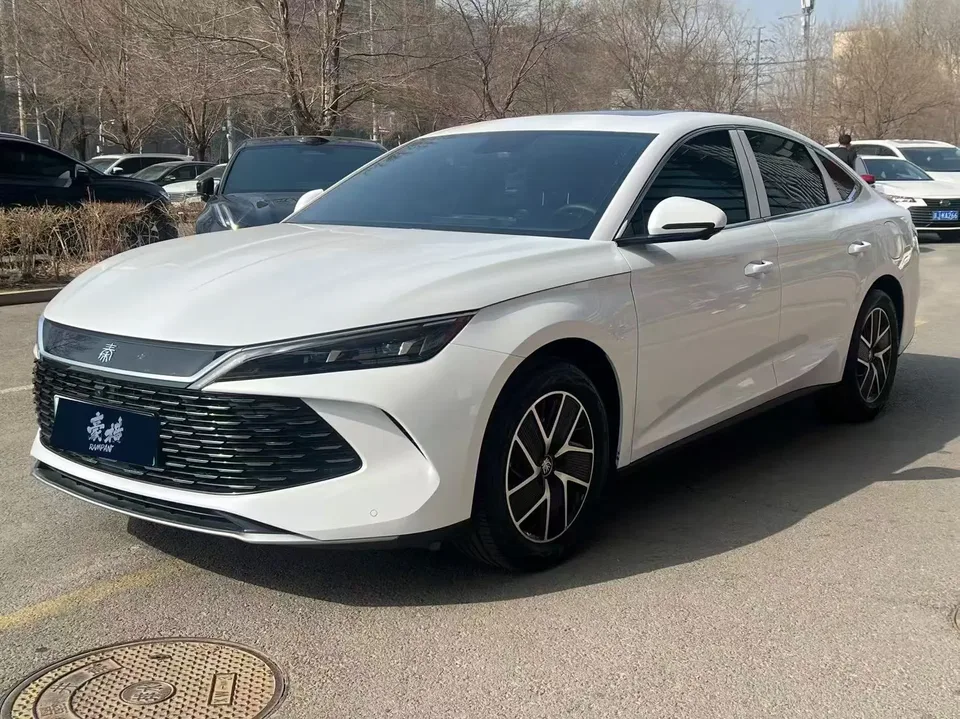 BYD Qin L DM Qin L DM DM-i 120KM Leading Model 2024 — photo 1, buy with delivery to Moscow