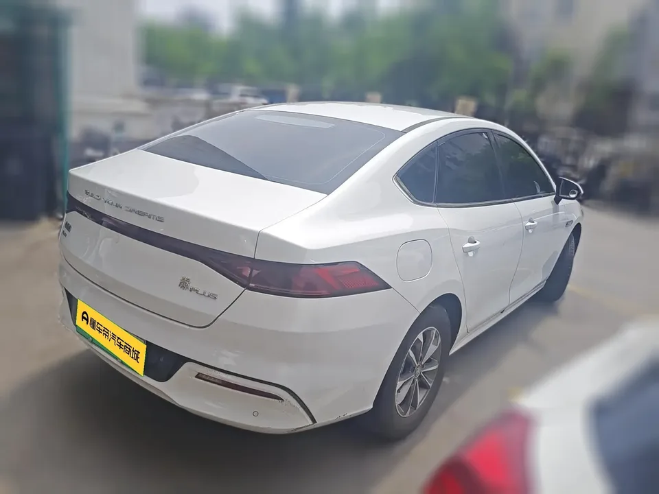 BYD Qin PLUS DM Qin PLUS DM Honor Edition DM-i 55KM Leading Edition 2024 — thumbnail 4