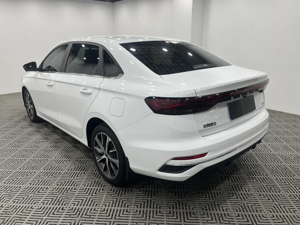 Geely Emgrand Emgrand Emgrand 2022 4th Generation 1.5L CVT Flagship Model 2022 — thumbnail 4
