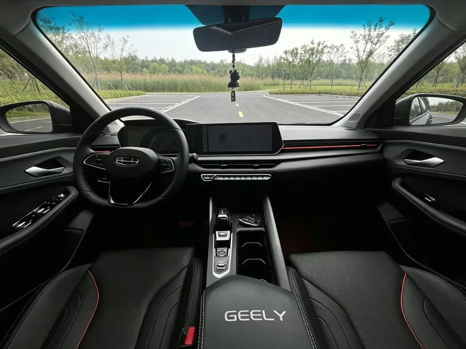Geely Binrui Binrui Binrui COOL 1.5T DCT Champion Edition 2024 — thumbnail 3