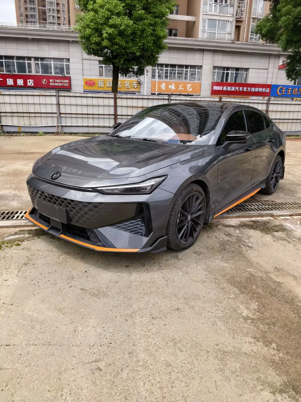 Changan UNI-V UNI-V 1.5T premium model 2024 — photo 1, buy with delivery to Moscow
