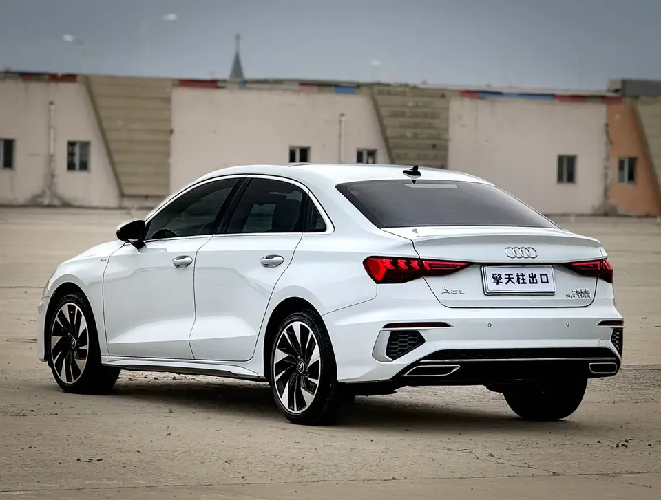 Audi A3 Audi A3 A3L Limousine 35 TFSI Stylish Sports 2022 — thumbnail 2