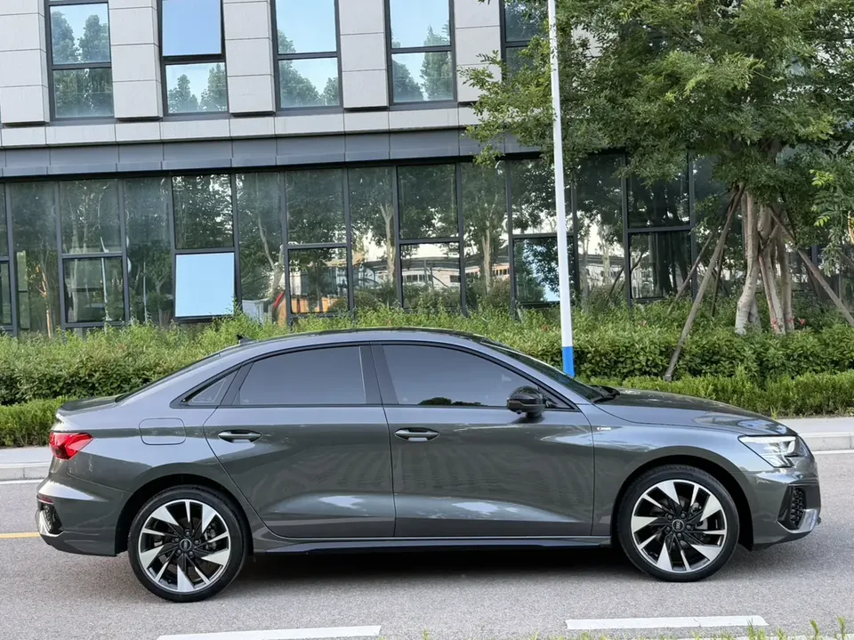 Audi A3 Audi A3 A3L Limousine 35 TFSI Stylish Sports 2022 — thumbnail 2
