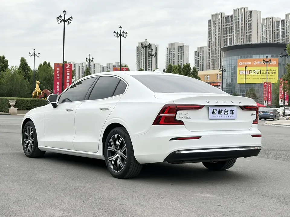 Volvo S60 Volvo S60 B4 Zhiyi Deluxe Edition 2023 — thumbnail 5