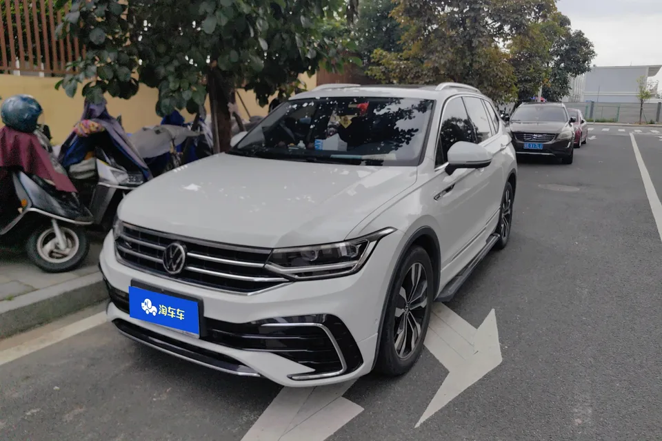 Volkswagen Tiguan L Tiguan L Tiguan L 2024 330TSI 2WD R-Line Enjoy Edition 2024 — photo 1, buy with delivery to Moscow