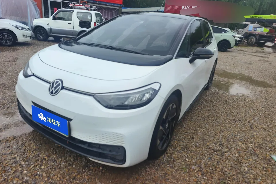 Volkswagen ID.3 Volkswagen ID.3 Outstanding Edition 2024 — photo 1, buy with delivery to Moscow