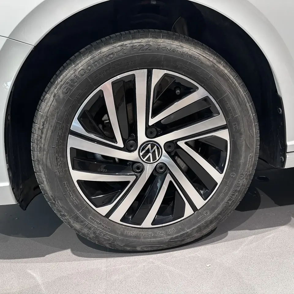 Volkswagen Lavida Lavida 2024 300TSI DSG Starry Sky Leading Edition 2024 — thumbnail 5