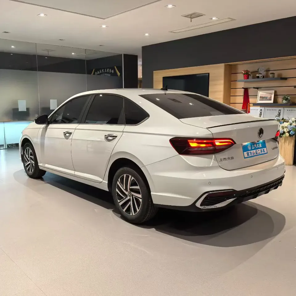 Volkswagen Lavida Lavida 2024 300TSI DSG Starry Sky Leading Edition 2025 — миниатюра 4