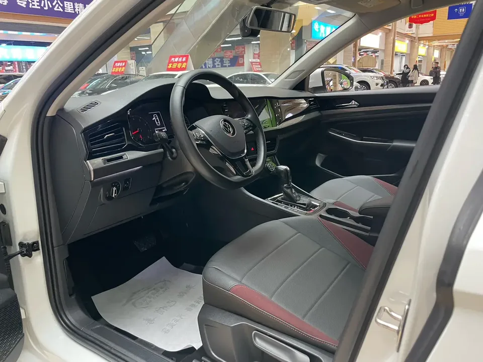 Volkswagen Bora Bora 2021 1.5L Automatic 30th Anniversary Edition 2022 — thumbnail 4