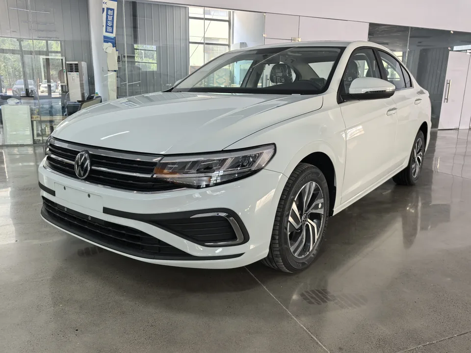 Volkswagen Bora Bora 2025 200TSI DSG Joyride Navigation Edition 2026 — photo 1, buy with delivery to Moscow