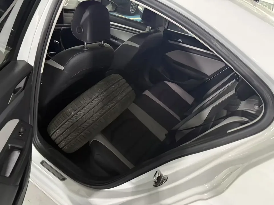 Volkswagen Bora Bora 2024 280TSI DSG Comfort Edition 2024 — thumbnail 3
