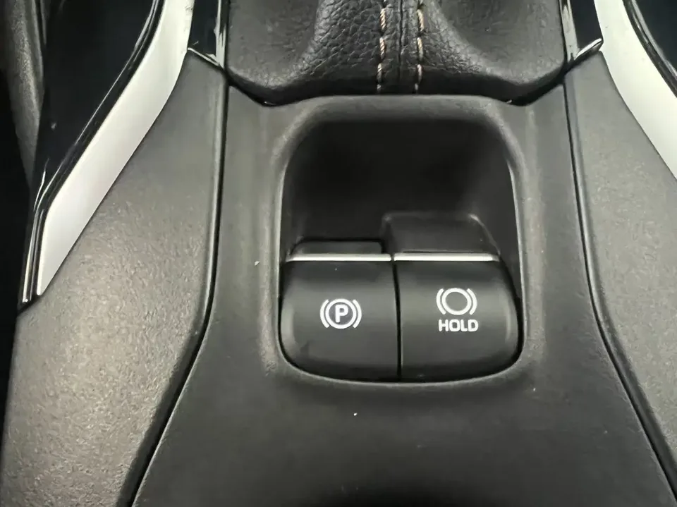 Toyota Levin Lei Ling Levin Hybrid 1.8L Sports Edition 2023 — thumbnail 3