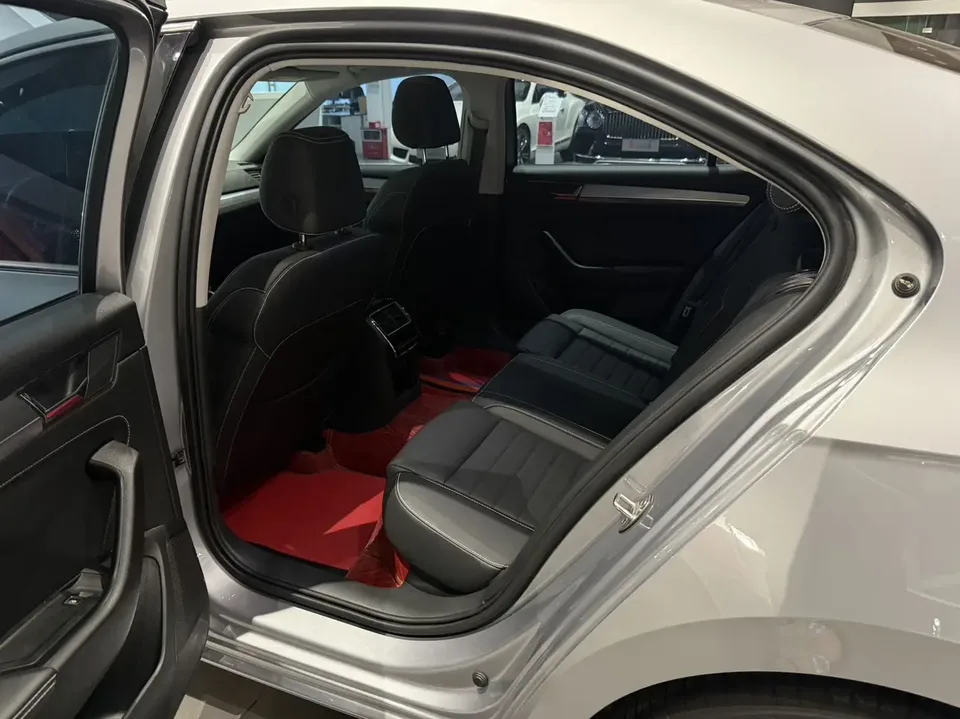 Skoda Superb Speedy Modified TSI280 DSG Premium Edition 2023 — thumbnail 5