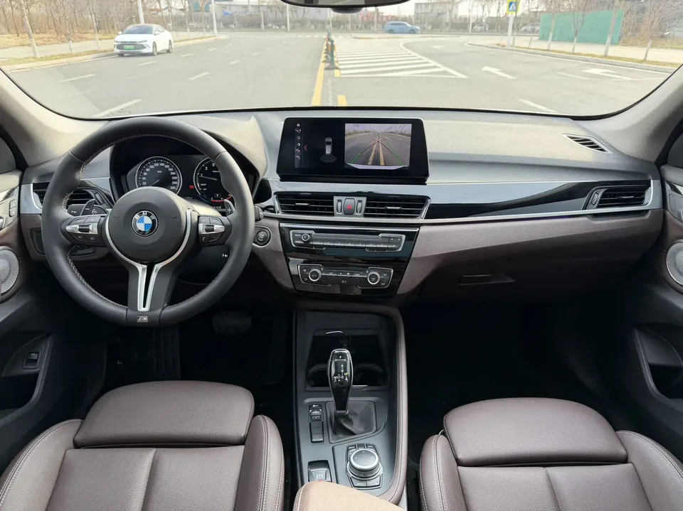 BMW X1 BMW X1 2022 sDrive20Li Premium 2022 — thumbnail 4