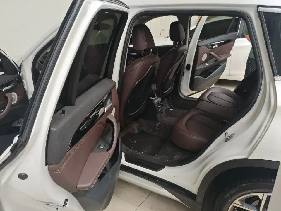 BMW X1 BMW X1 2022 sDrive20Li Premium 2023 — thumbnail 3