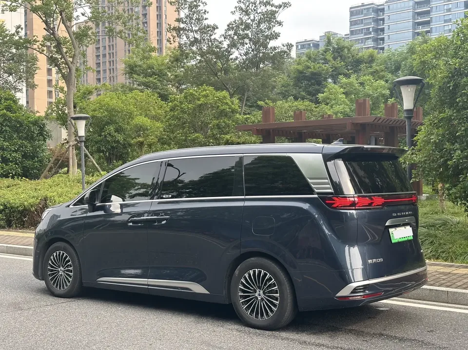 Denza D9 DM D9 DM 970 4WD flagship model 2022 — thumbnail 4