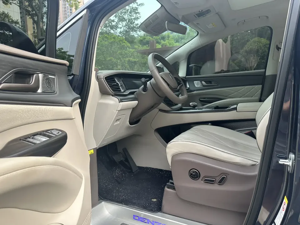 Denza D9 DM D9 DM 970 4WD flagship model 2022 — thumbnail 5