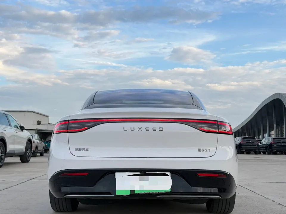 Luxeed SmartS7 SmartS7 Standard Navigation Pro 2024 — thumbnail 2