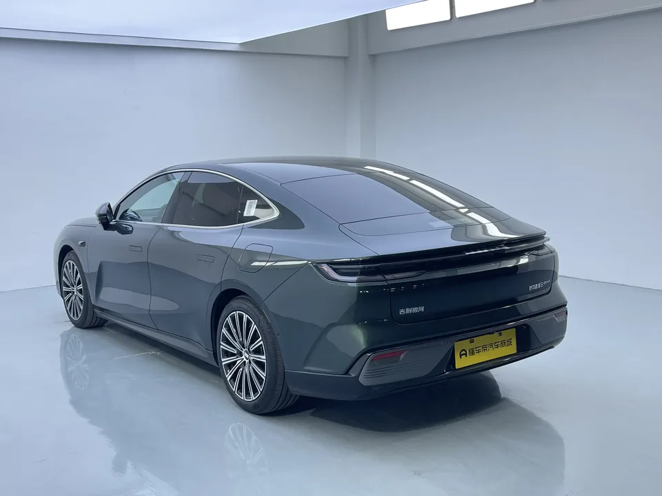 Geely Galaxy Star 8 PHEV Galaxy Star 8 PHEV 130km EM-P Starship Edition 2025 — thumbnail 2