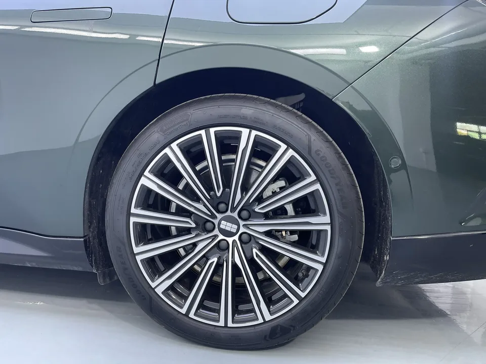 Geely Galaxy Star 8 PHEV Galaxy Star 8 PHEV 130km EM-P Starship Edition 2025 — thumbnail 3