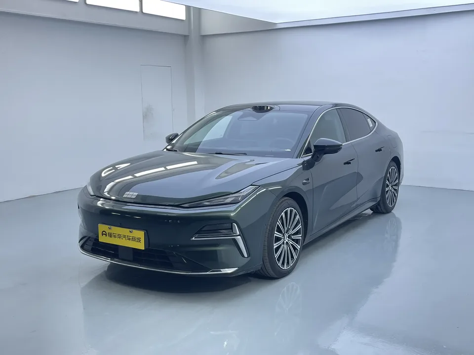 Geely Galaxy Star 8 PHEV Galaxy Star 8 PHEV 130km EM-P Starship Edition 2025 — photo 1, buy with delivery to Moscow
