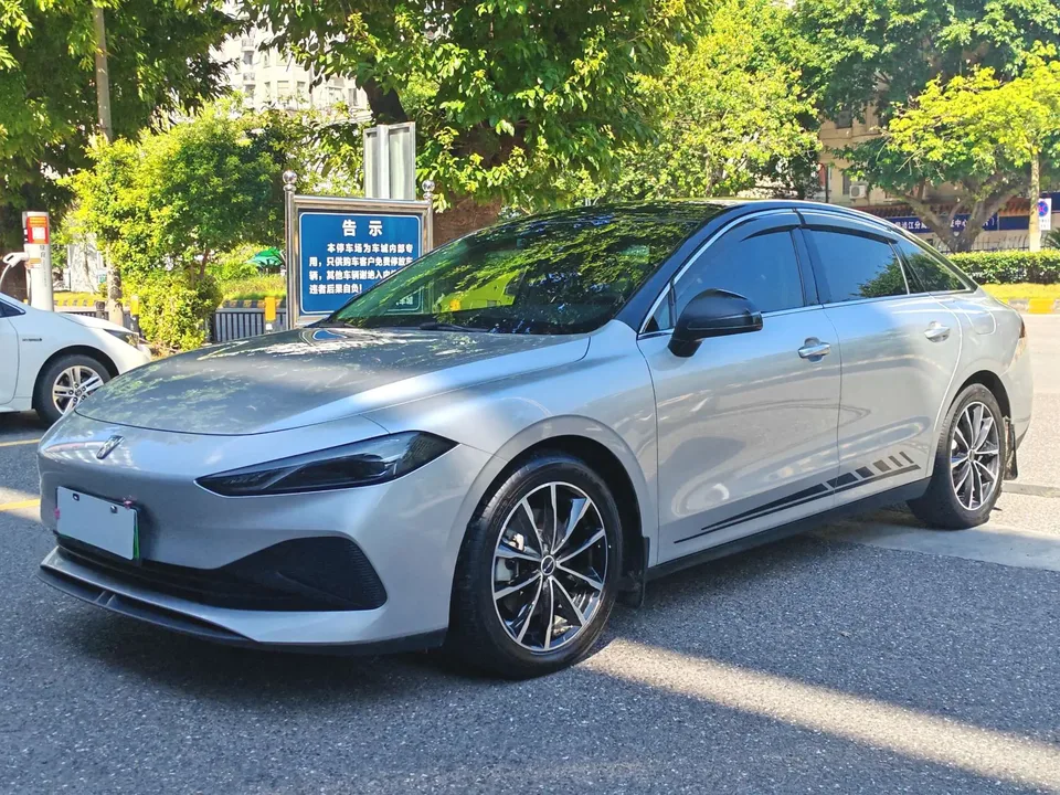 Roewe D7 DMH Roewe D7 DMH 125 World Championship Edition 2025 — photo 1, buy with delivery to Moscow