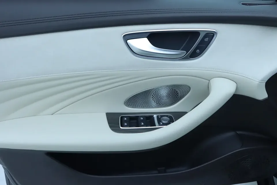 Roewe D7 DMH D7 DMH 125 flagship version 2023 — thumbnail 3