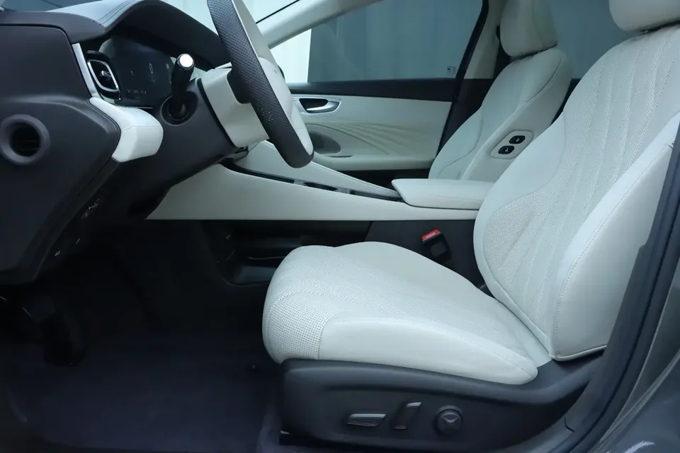 Roewe D7 DMH D7 DMH 125 flagship version 2023 — thumbnail 5