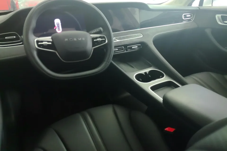 Roewe D7 DMH D7 DMH Roewe D7 DMH 2025 125 World Champion Excellence Edition 2025 — thumbnail 4