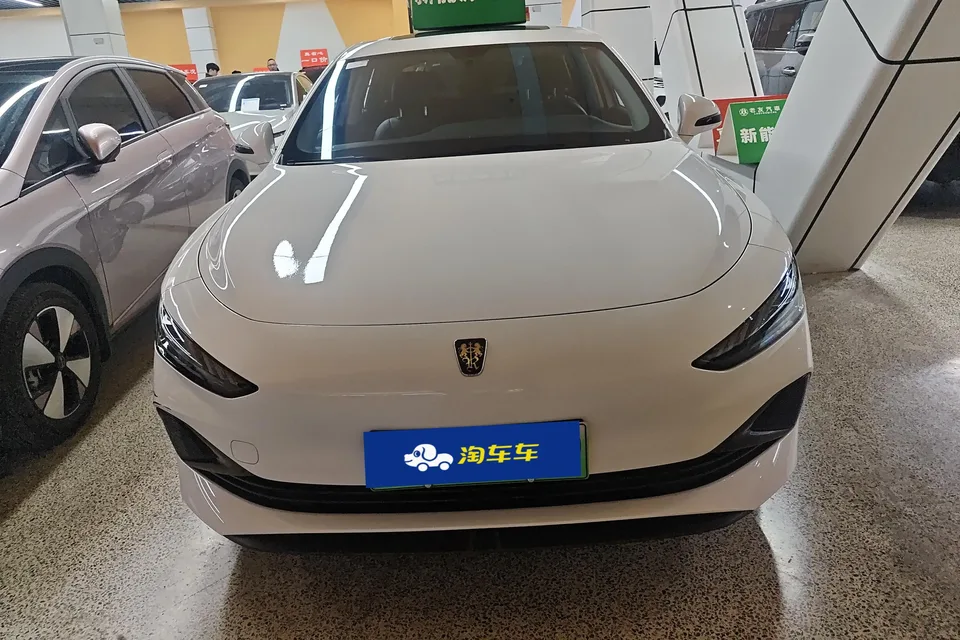 Roewe D7 DMH Roewe D7 DMH 125 Beyond Edition 2023 — photo 1, buy with delivery to Moscow