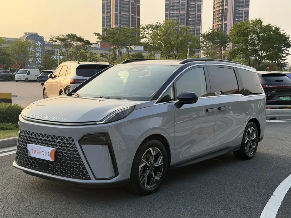 Datong Maxus G70 Maxus G70 2.0T Automatic Flagship Edition 7 Seaters 2024 — photo 1, buy with delivery to Moscow