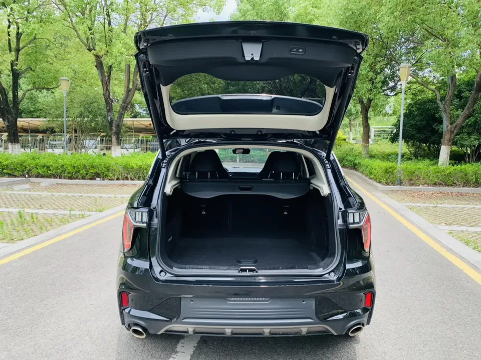 Lynk & Co 01 Lynk & Co 01 2021 2.0TD 2WD Yao Pro 2022 — thumbnail 3