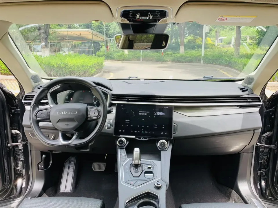 Lynk & Co 01 Lynk & Co 01 2021 2.0TD 2WD Yao Pro 2022 — thumbnail 4