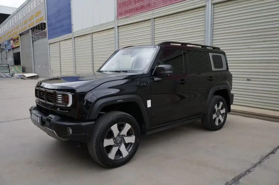 BAIC Beijing Off-road BJ40 Extended Range Beijing Off-road BJ40 Extended Range Yuanjing Smart Travel Edition 2025 — photo 1, buy with delivery to Moscow