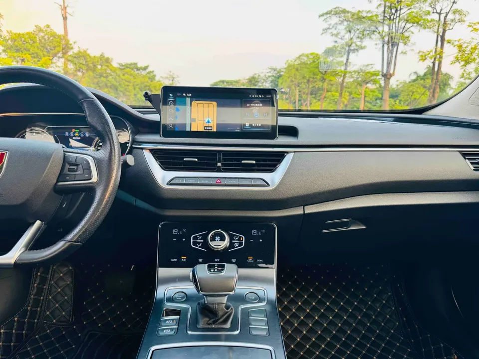 Hongqi H5 classic Hongqi H5 classic 1.8T 2022 — thumbnail 3