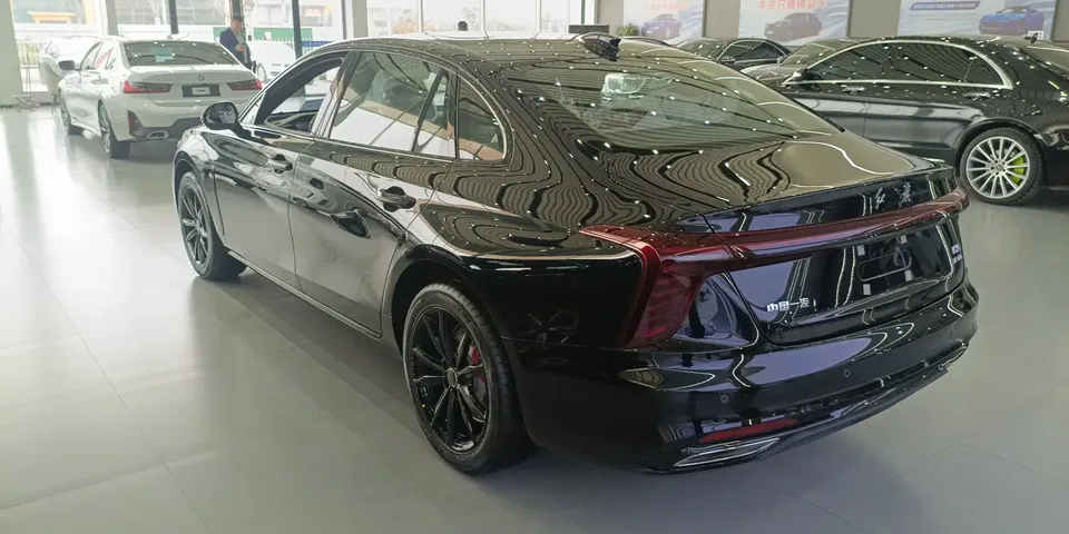 Hongqi H5 H5 1.5T DCT Xuanying 2 Millionth Commemorative Edition 2025 — thumbnail 4