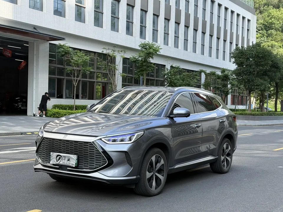 BYD Song PLUS DM Song PLUS DM 2021 DM-i 110KM 2WD Flagship PLUS 2022 — photo 1, buy with delivery to Moscow