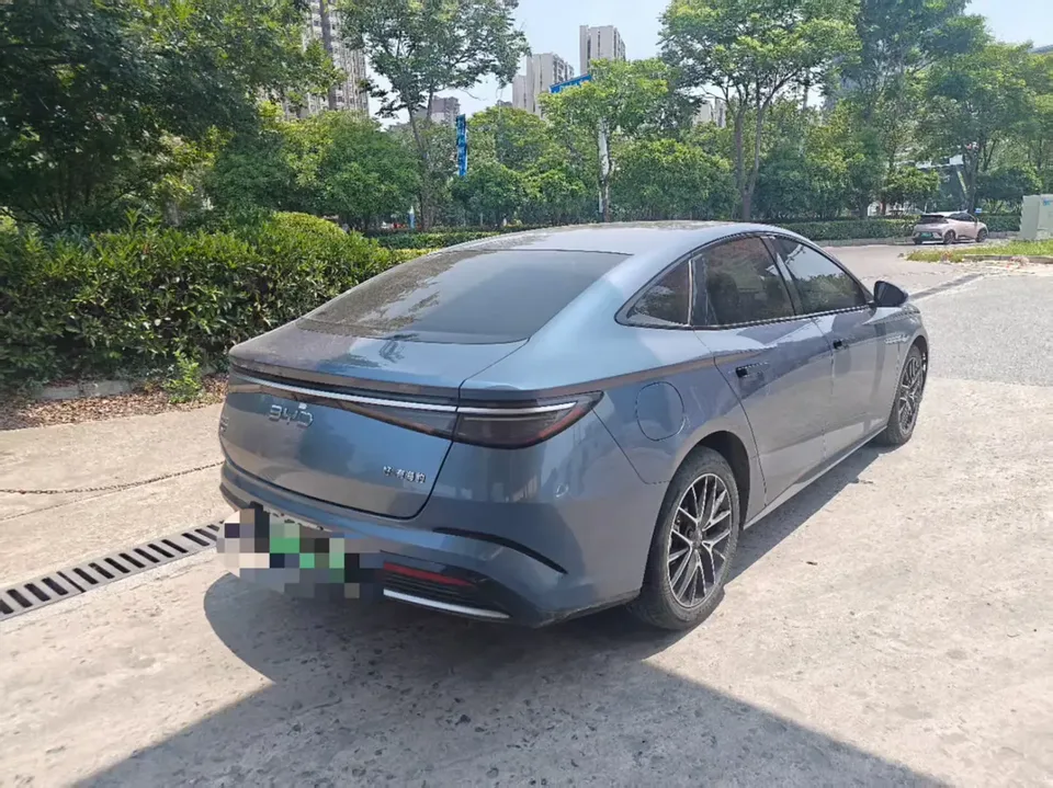 BYD Seal DM Seal DM DM-i 1.5L 121KM Luxury 2023 — thumbnail 4