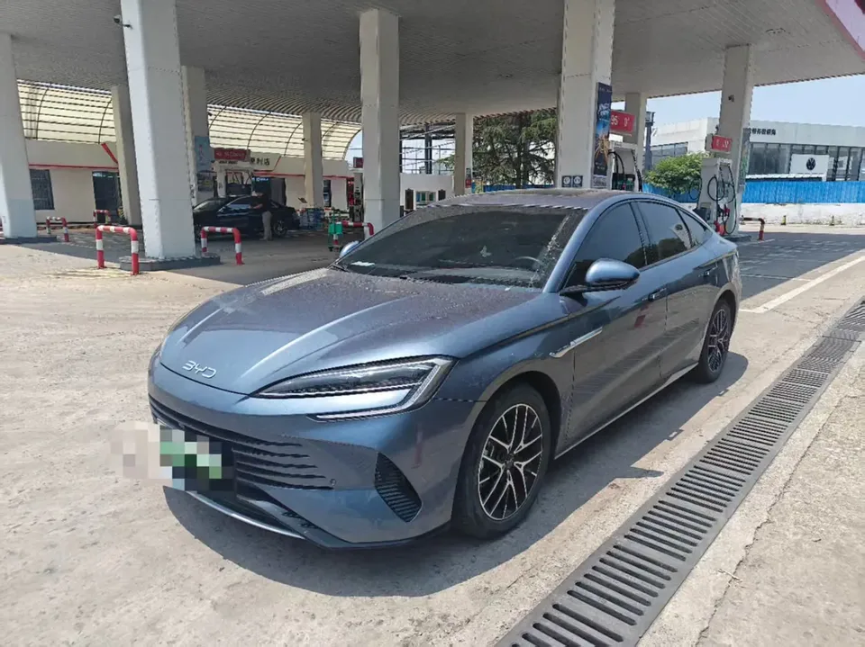 BYD Seal DM Seal DM DM-i 1.5L 121KM Luxury 2023 — photo 1, buy with delivery to Moscow