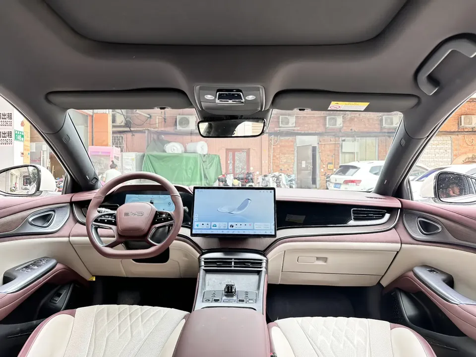 BYD Seal DM Seal DM DM-i 1.5T 121KM Flagship 2023 — thumbnail 3