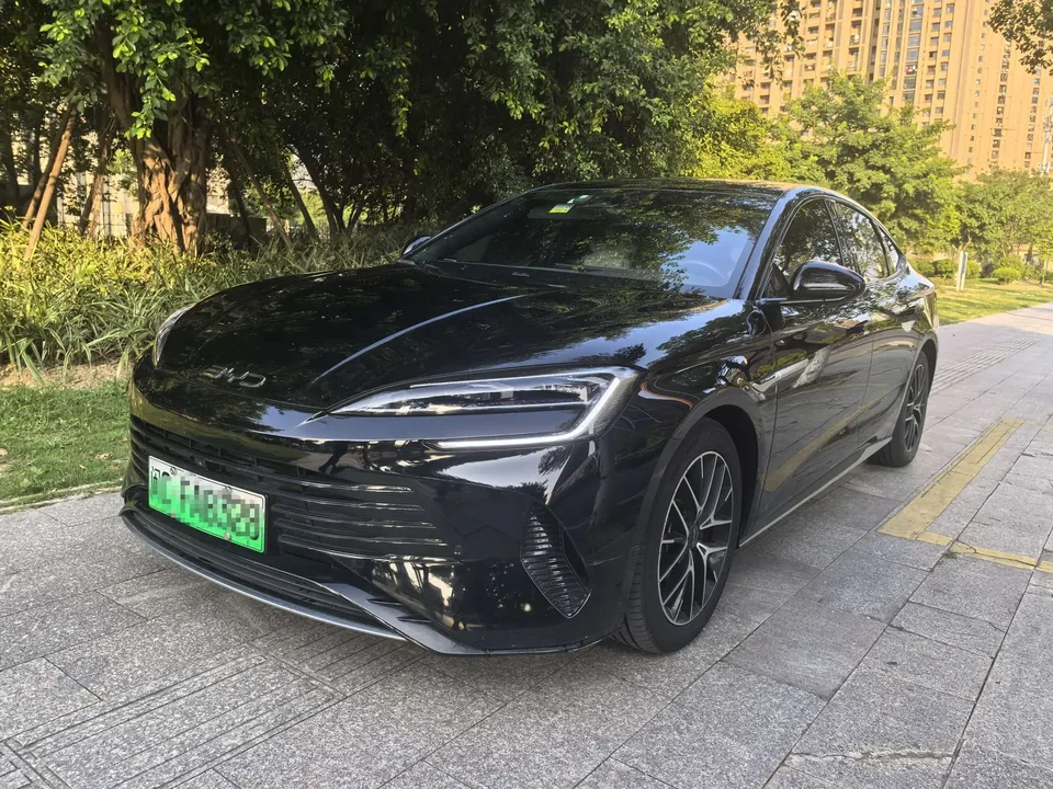BYD Seal DM Seal DM DM-i 1.5L 121KM Elite 2023 — photo 1, buy with delivery to Moscow