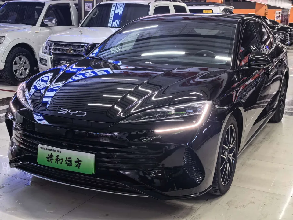 BYD Seal DM Seal DM DM-i 1.5L 121KM Luxury 2023 — photo 1, buy with delivery to Moscow