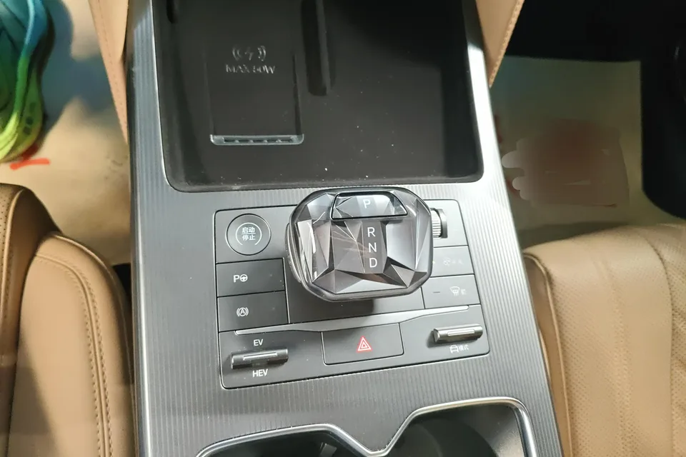 BYD Song L DM Song L DM DM-i 160KM Excellence Edition 2024 — миниатюра 4