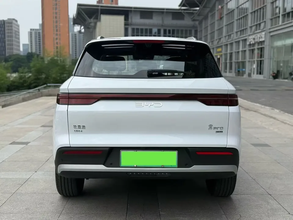 BYD Song Pro DM Song Pro DM DM-i 133KM Superior Model 2026 — миниатюра 4