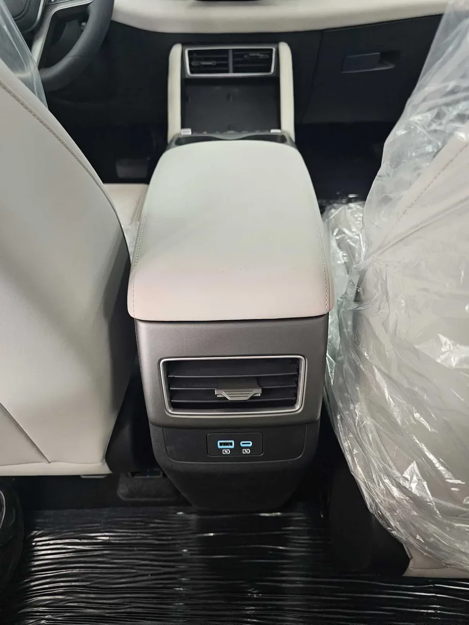 BYD Yuan Up Yuan UP 301KM Pilot 2025 — thumbnail 3