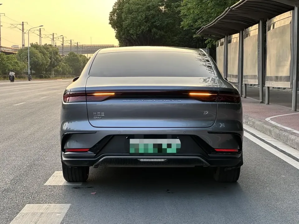 BYD Han DM Chinese DM DM-i Champion Edition 121KM Prestige 2023 — thumbnail 2