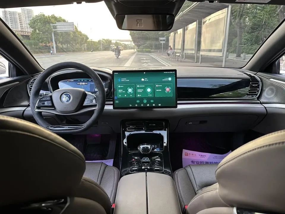 BYD Han DM Chinese DM DM-i Champion Edition 121KM Prestige 2023 — thumbnail 5